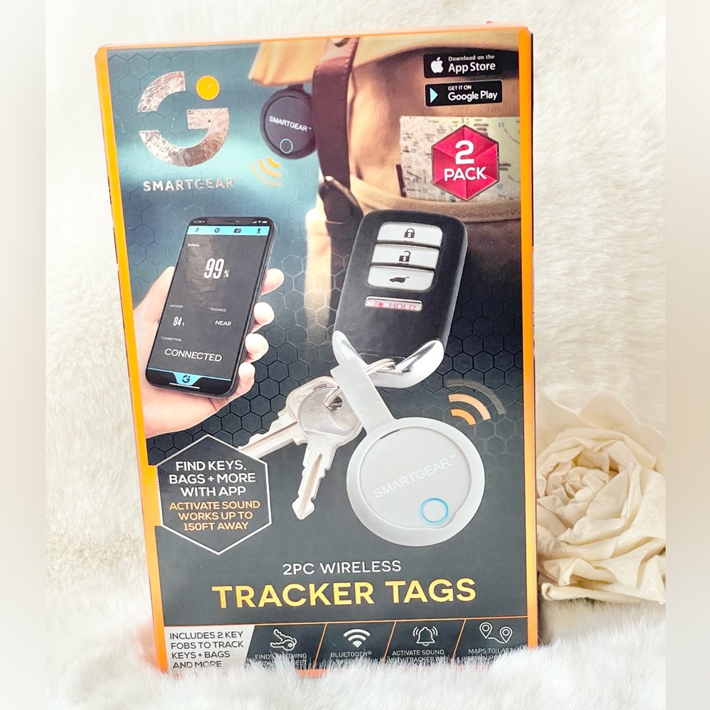 New with tags 2PC WIRELESS TRACKER TAGS with 2 key fobs. Track keys, bags & more